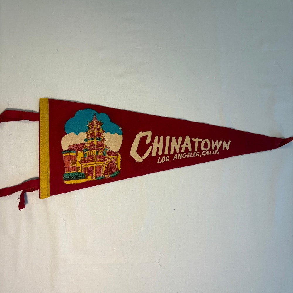 Vintage 1940s Chinatown Los Angeles California Felt Souvenir Pennant Red 17 Inch
